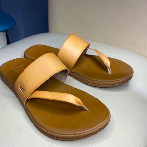 Reef size 8 womens sandals brand new